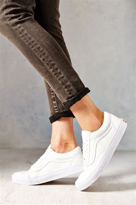 Low Top Sneakers for Women 